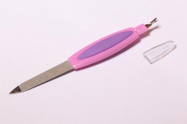 Nagelfeile mit Hautmesser
